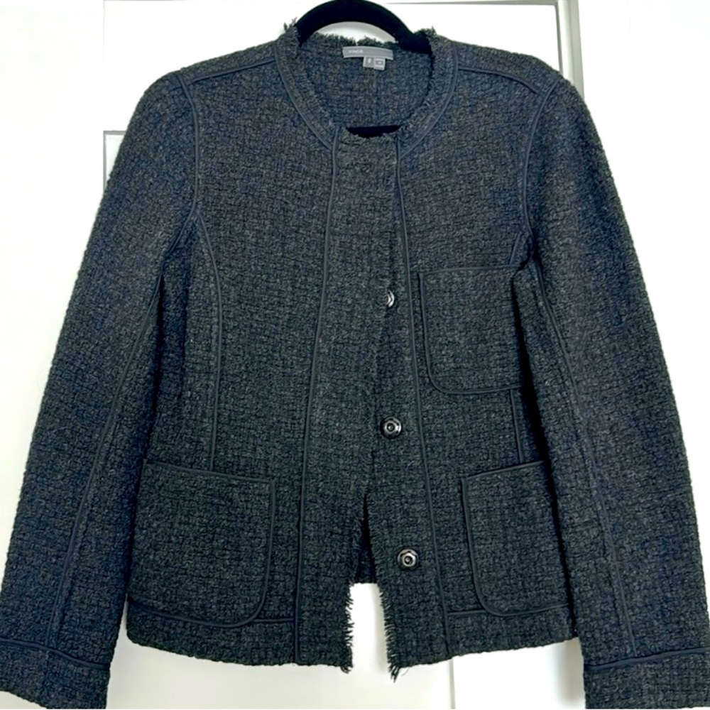 NWOT Vince Size 6 Wool Woven Crewneck Jacket/ Blazer w snap front.